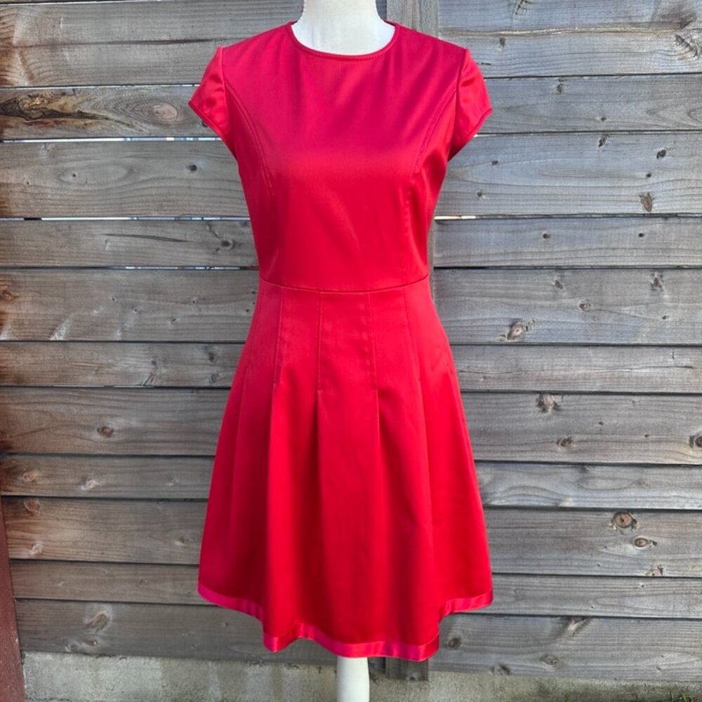 Vintage Fit and Flair Red Knee Length Dress - M